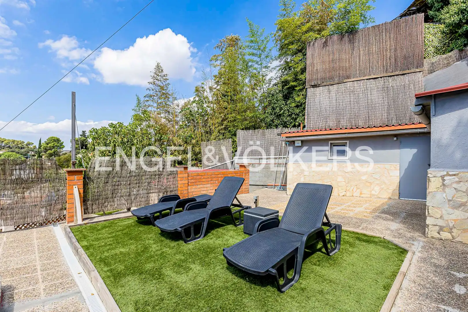 Terrassa de Casa o xalet en venda en Sant Cugat del Vallès amb Aire condicionat, Calefacció i Jardí privat
