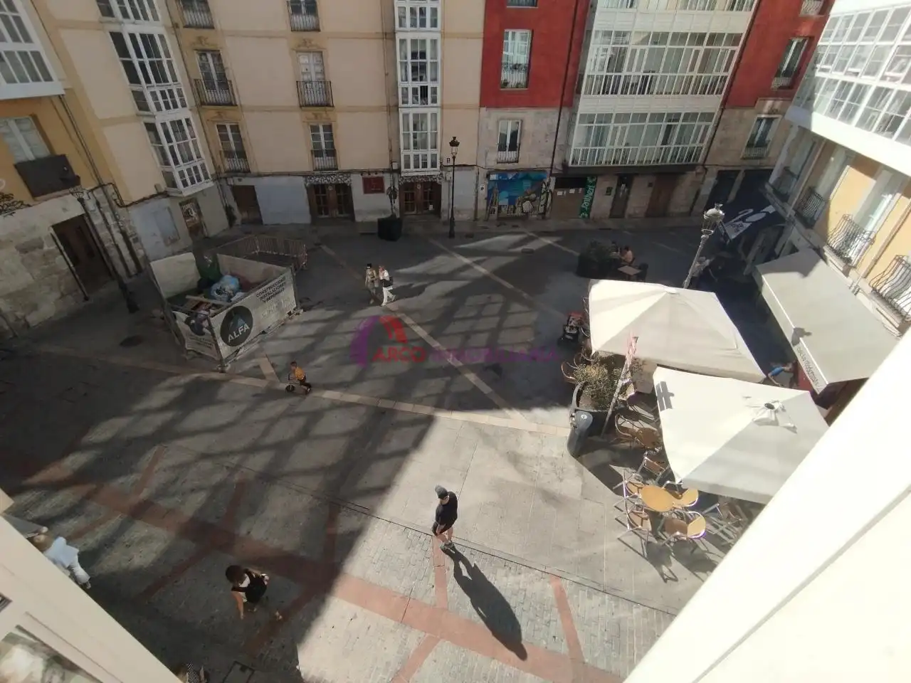 Außenansicht von Wohnungen zur Miete in Burgos mit Heizung, Parkett und Terrasse