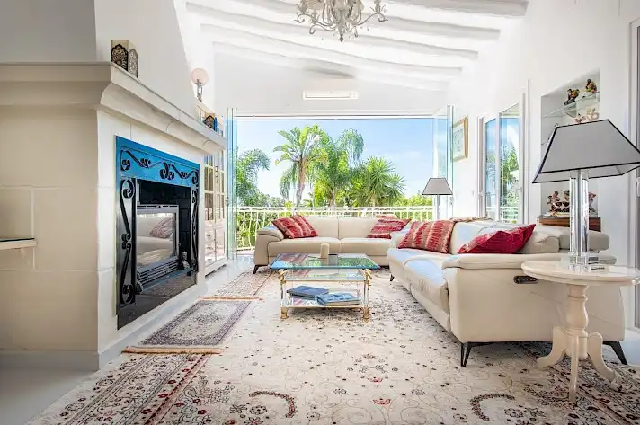 Detached house with terrace for sale in Altos de Estepona, imagen 8