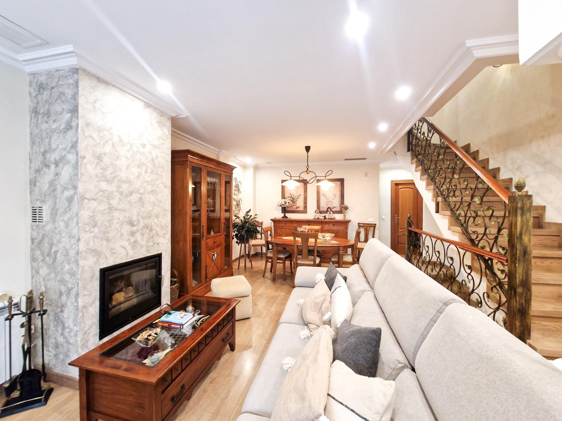 Living room of House or chalet for sale in Elche / Elx  with Air Conditioner, Heating and Private garden