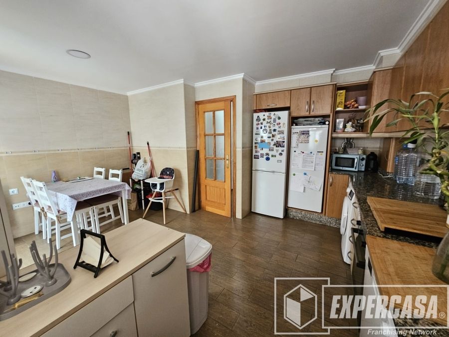 Cuina de Casa adosada en venda en Godelleta amb Aire condicionat i Terrassa