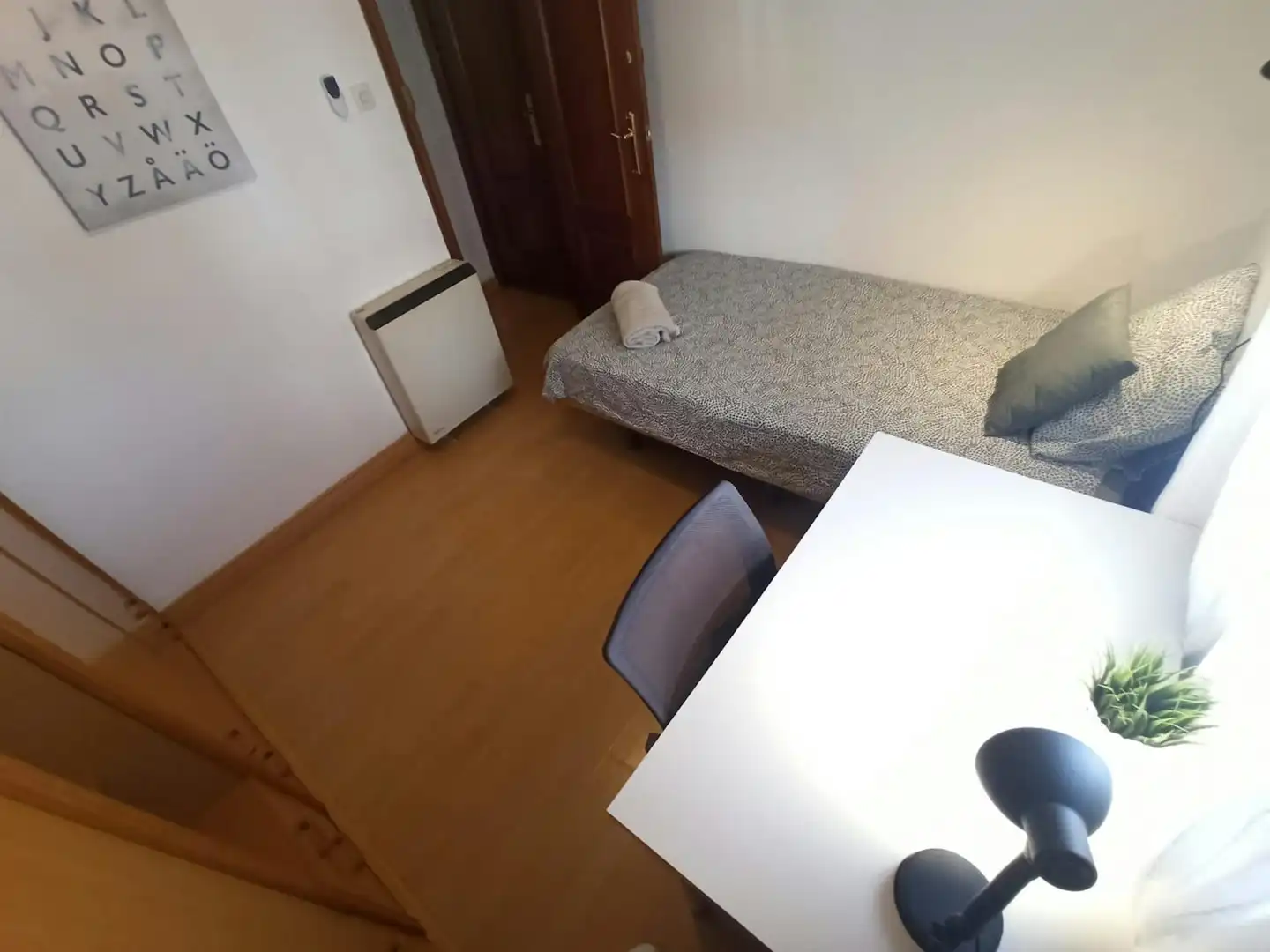 Bedroom of Flat for share in Madrid  with Heating, Furnished and Washing machine