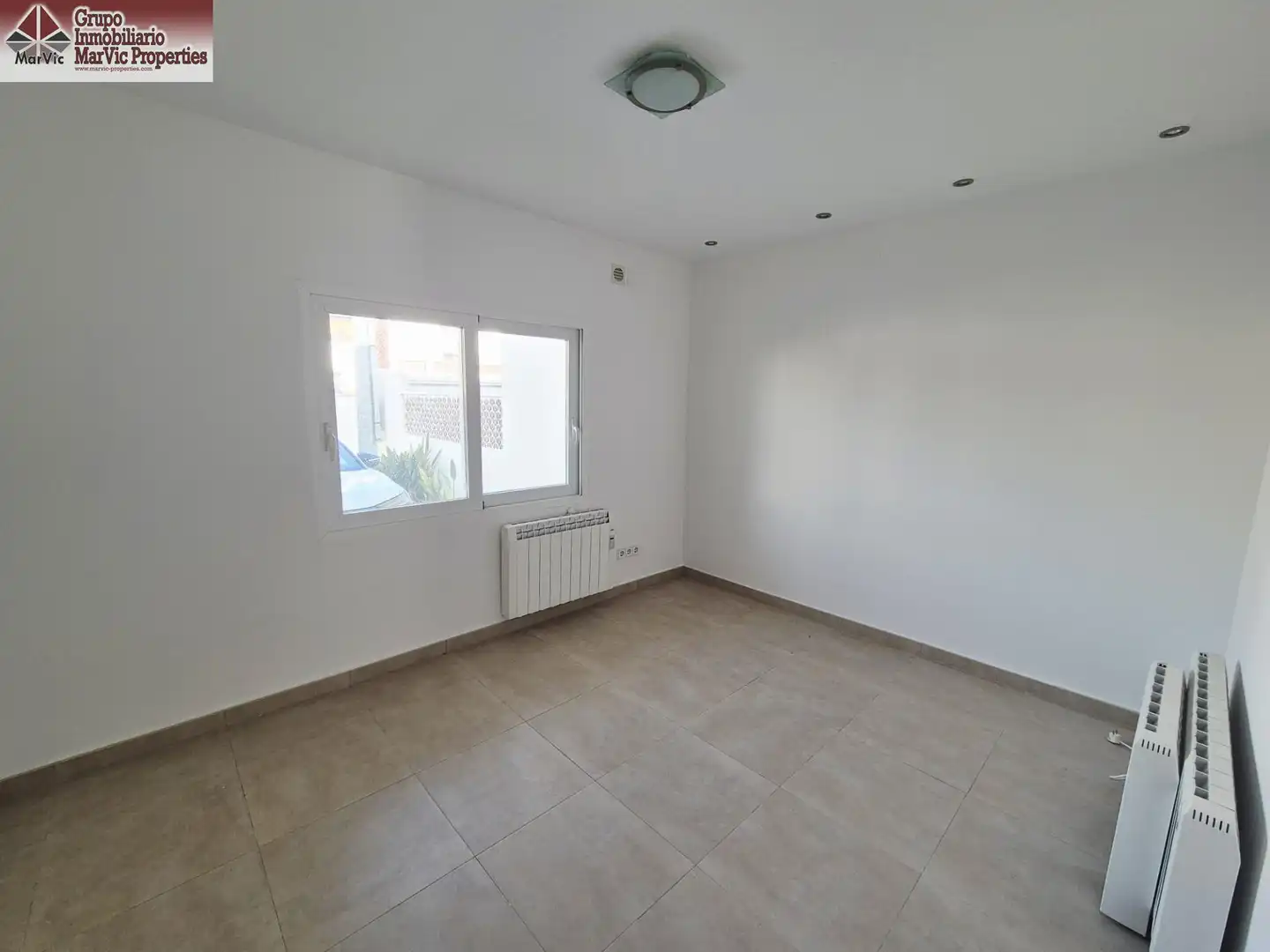 Casa aparellada amb terrassa en venda a L'Albir, imagen 13