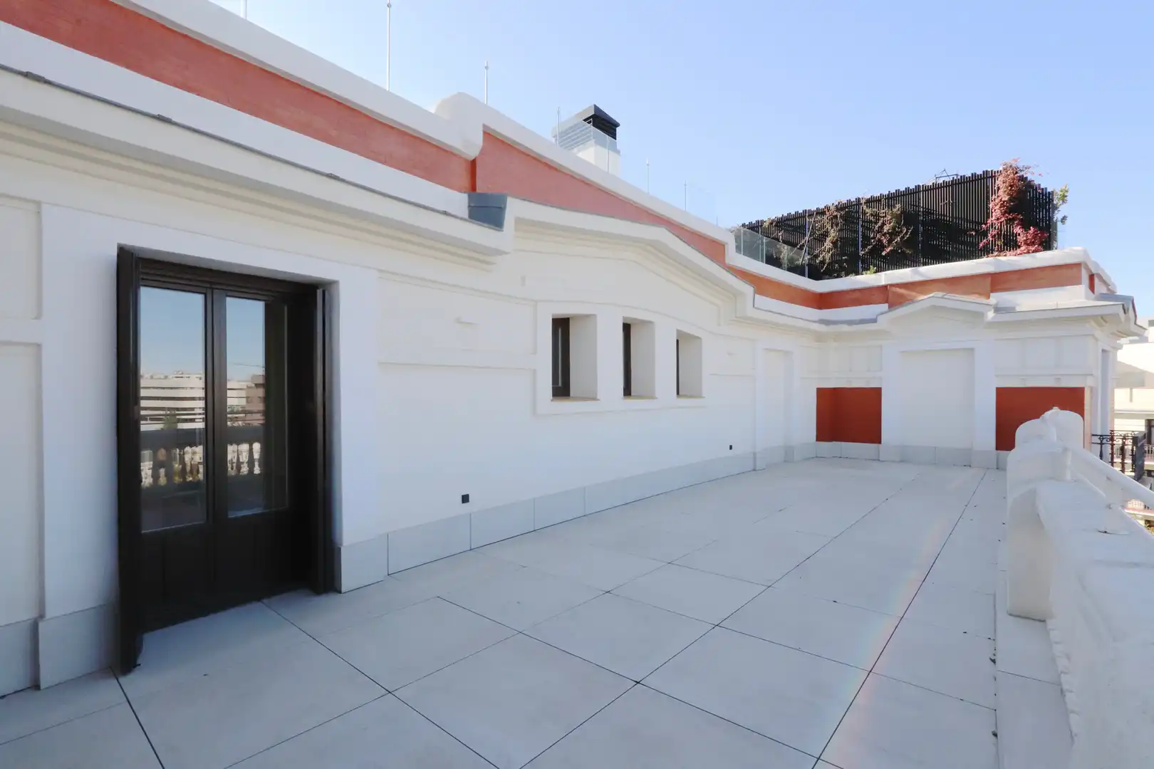 Vista exterior de Ático en venta en Madrid con Aire acondicionado, Calefacción y Jardín privado