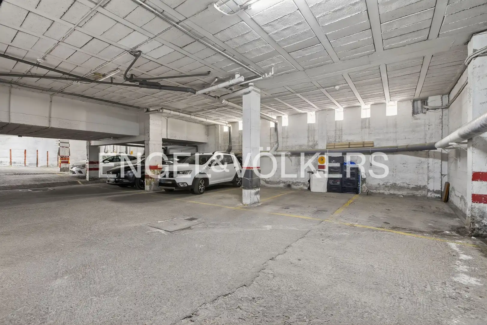 Parking of Duplexes for sale in Sevilla  with Air Conditioner and Heating