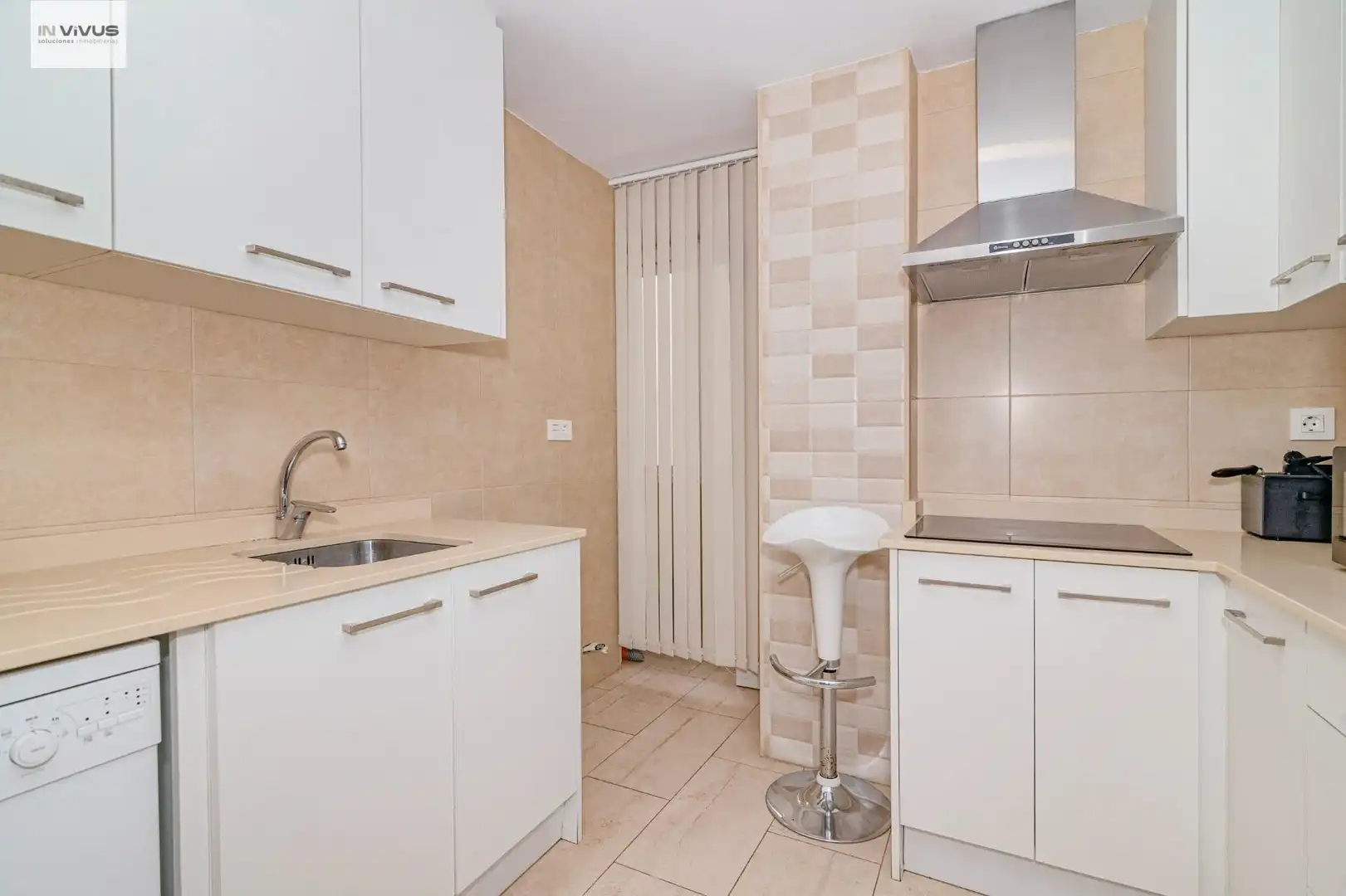 Cocina de Piso para compartir en Granada con Aire acondicionado, Calefacción y Terraza