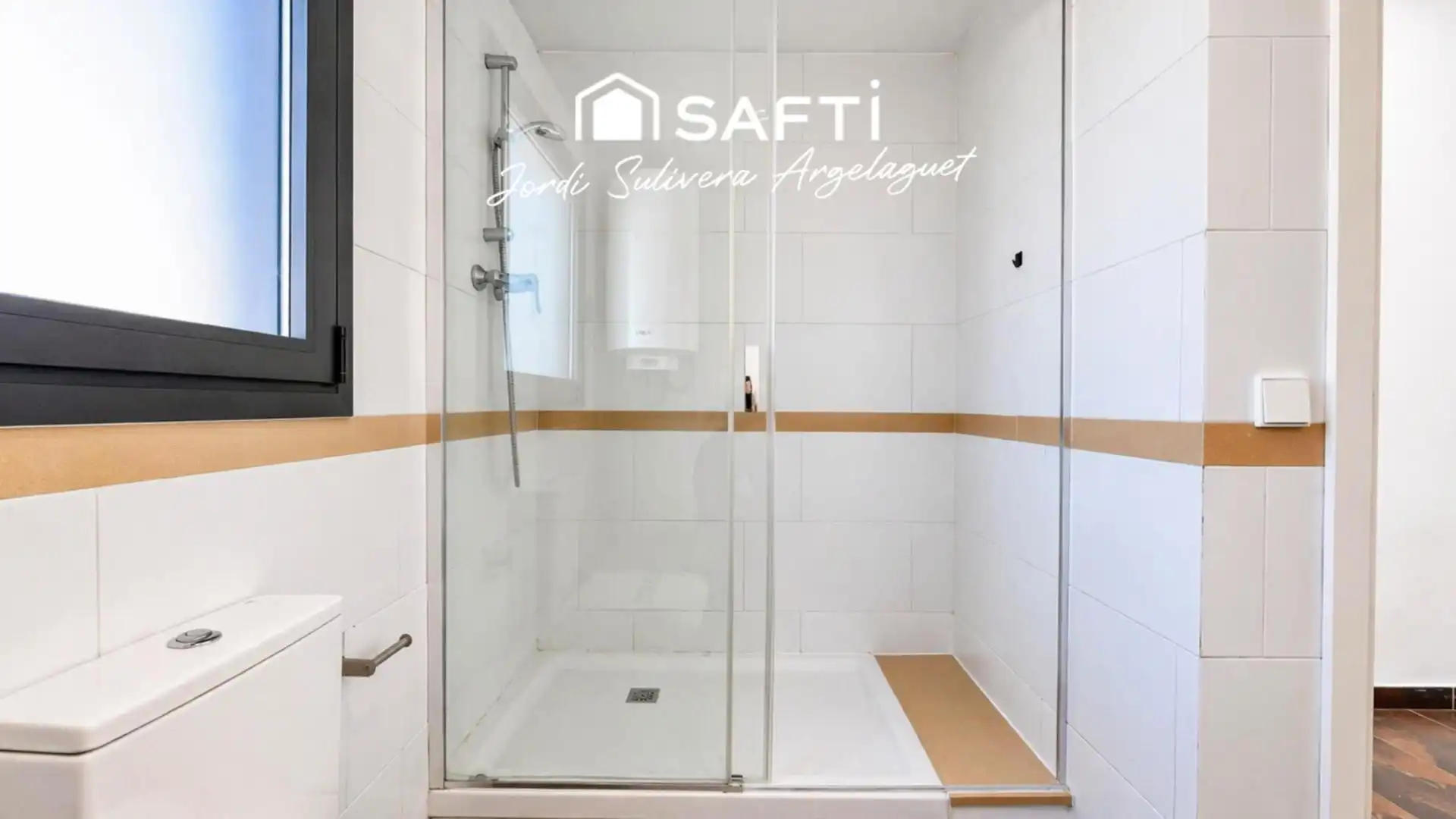 Baño de Casa adosada en venta en L'Escala con Aire acondicionado, Terraza y Balcón