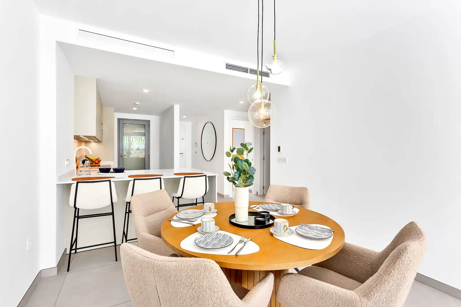 Menjador de Apartament en venda en Marbella amb Aire condicionat, Jardí privat i Terrassa
