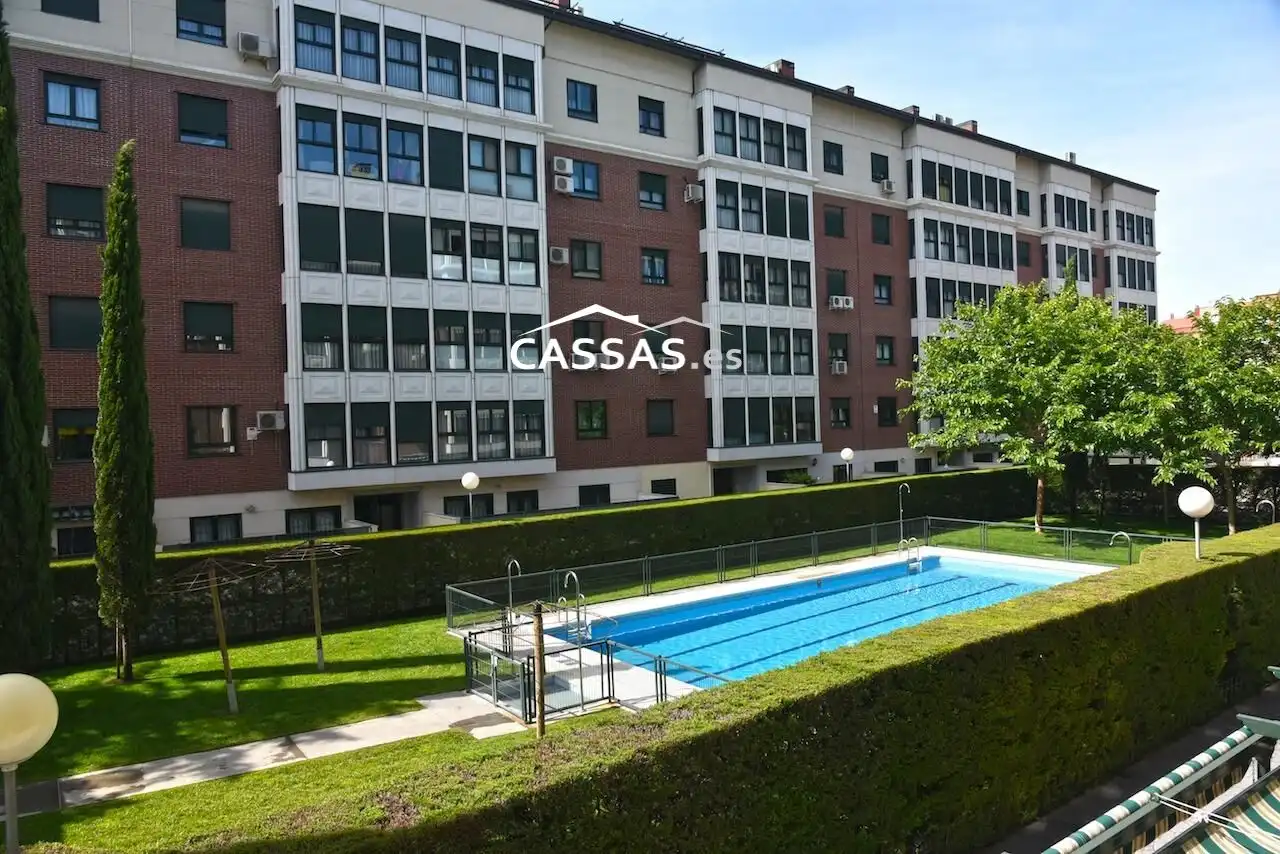 Exterior view of Flat for sale in Torrejón de Ardoz  with Heating, Parquet flooring and Storage room