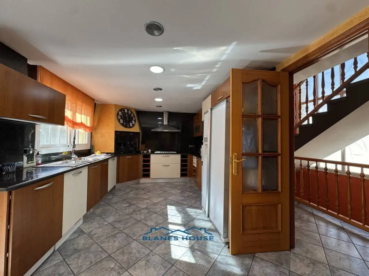 Cuina de Casa o xalet en venda en Blanes amb Aire condicionat, Calefacció i Jardí privat