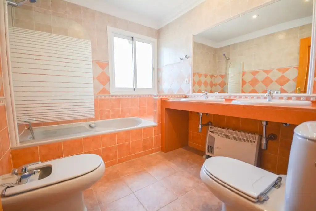 Bathroom of Houses for sale in Benalmádena  with Air Conditioner, Private garden and Terrace