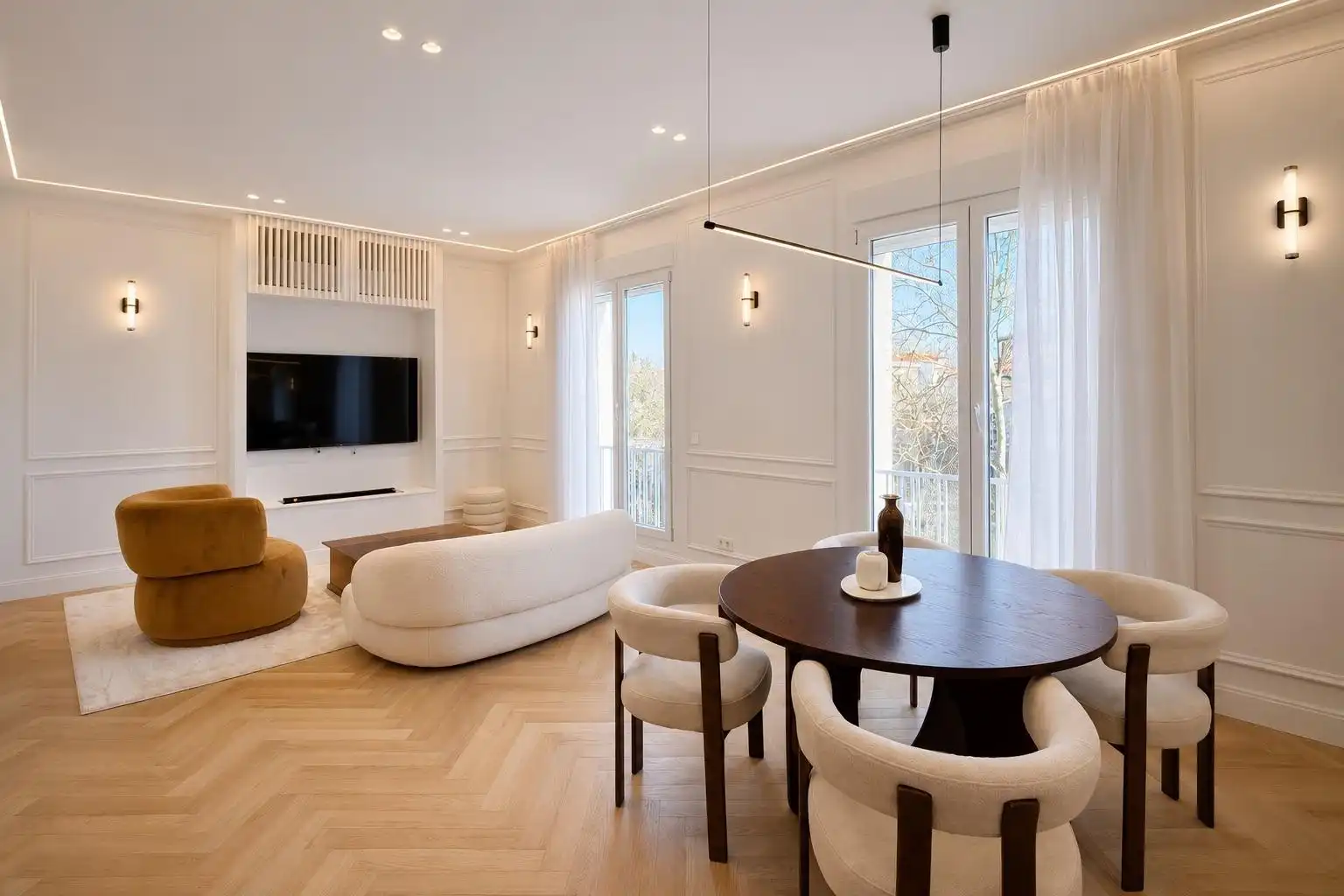 VIVIENDA DE LUJO CON DISEÑO EXCLUSIVO Y BALCONES EN LISTA, imatge 4