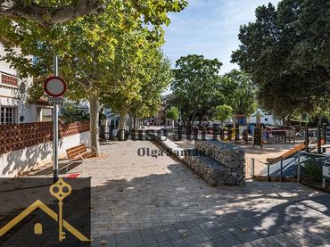 Casa con balcón en venta en Carrer Ramon Par