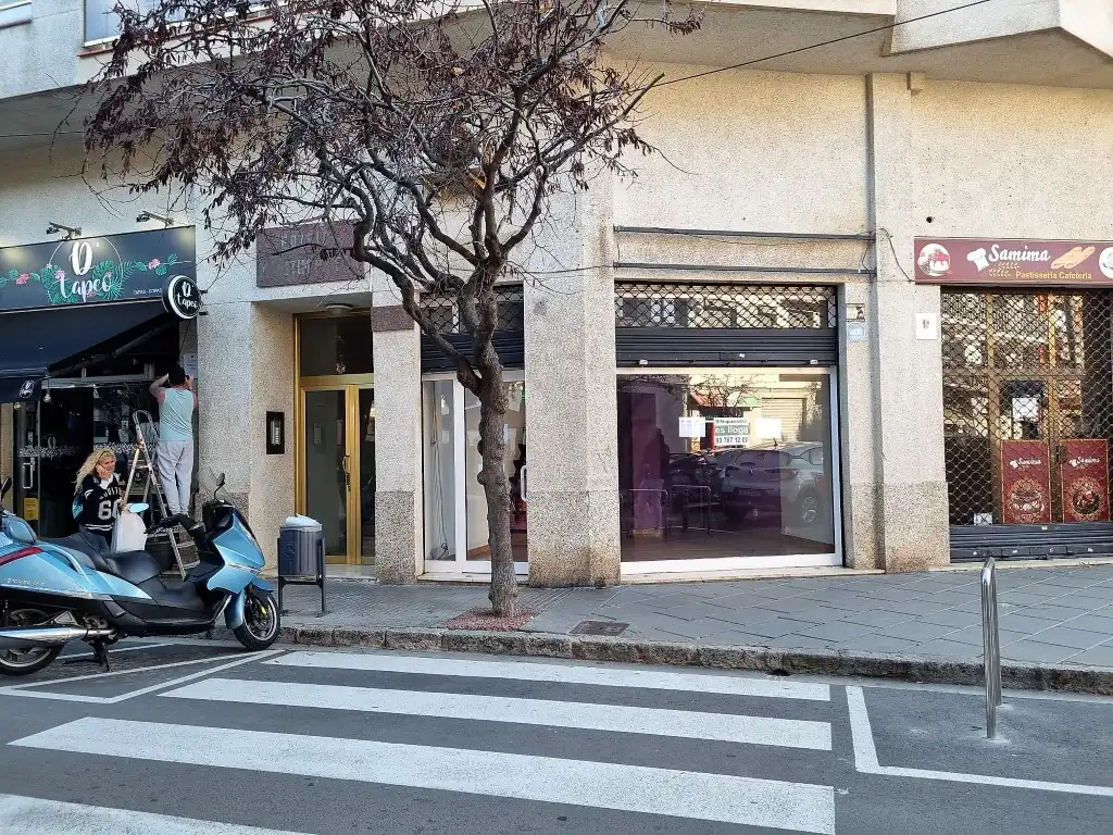 Local comercial en venta en Avenida Montserrat, imagen 4
