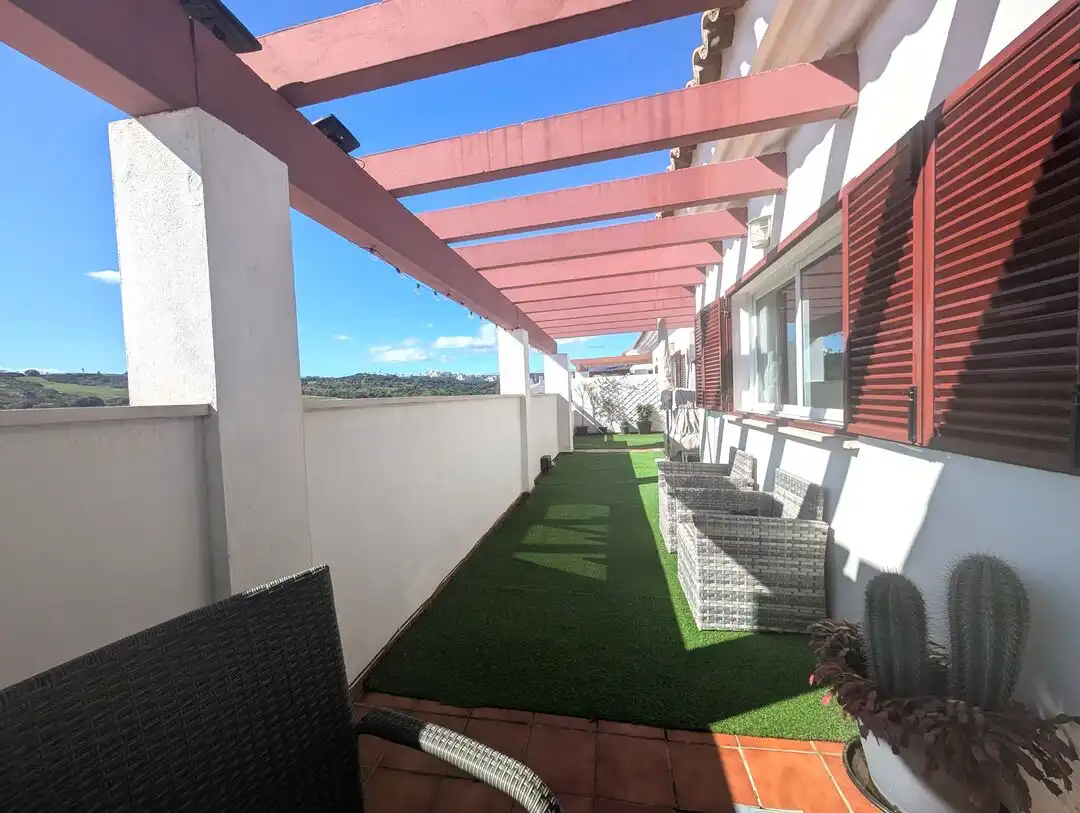 Terrasse von Dachboden zum Verkauf in La Alcaidesa mit Klimaanlage, Heizung und Terrasse