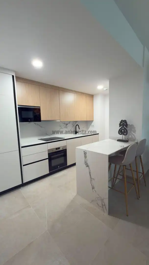 Appartement compact avec piscine à louer à Carlos Cano 16, imagen 5