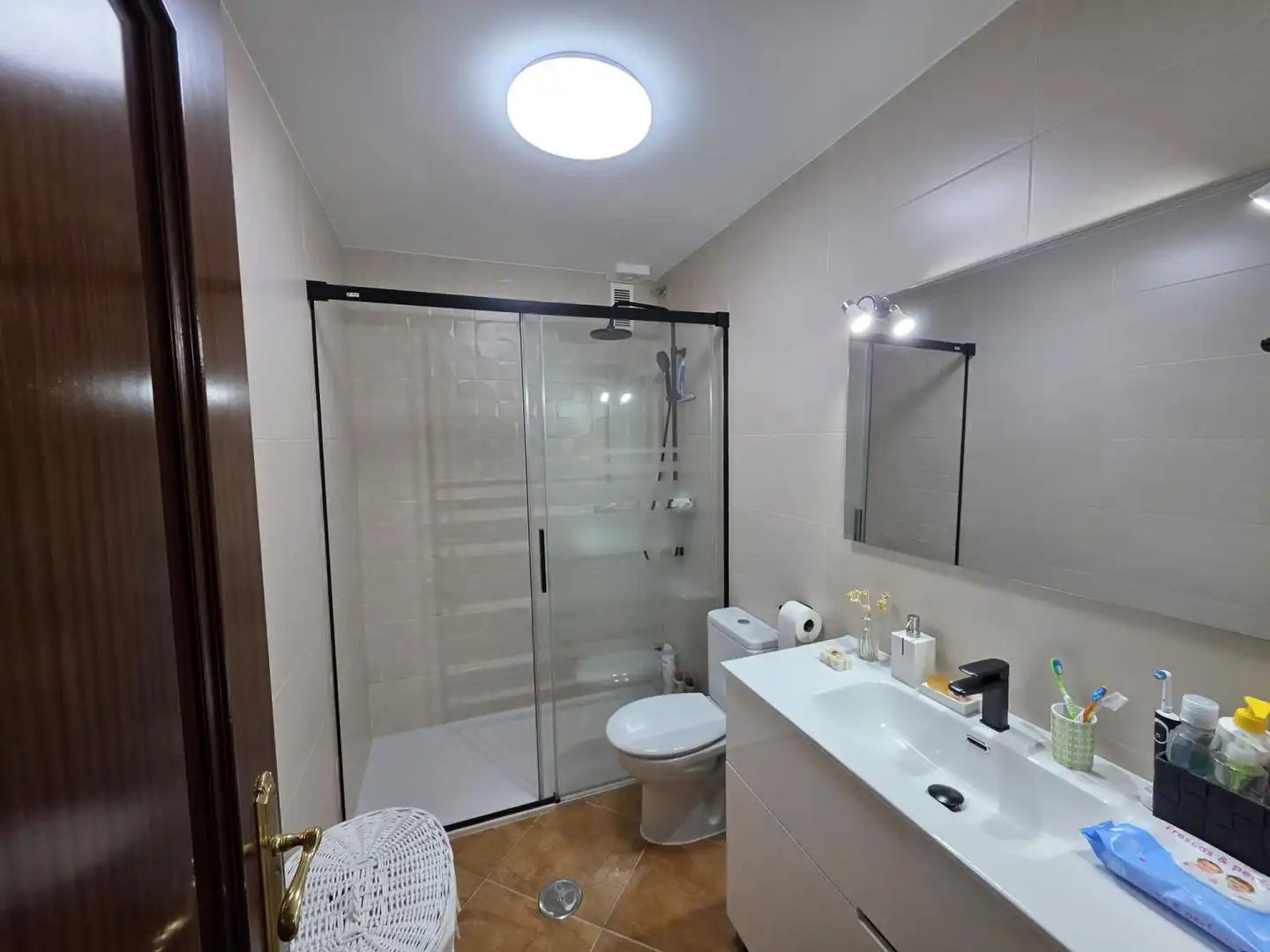 Baño de Piso en venta en Carmona con Aire acondicionado