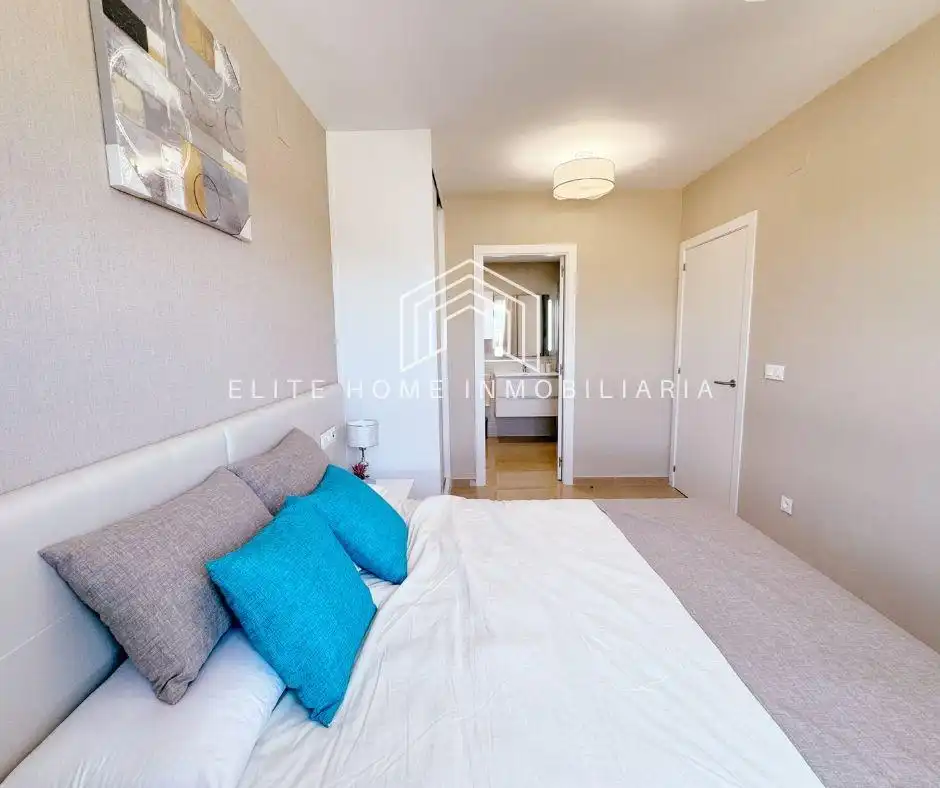 Habitación de Apartamento de alquiler en Cabanes con Aire acondicionado, Terraza y Piscina comunitaria