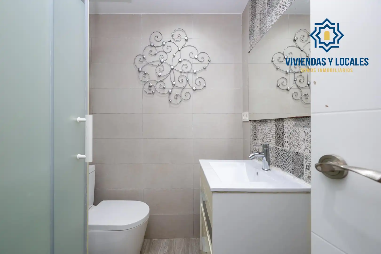 Bathroom of Flat for sale in Granada  with Private garden
