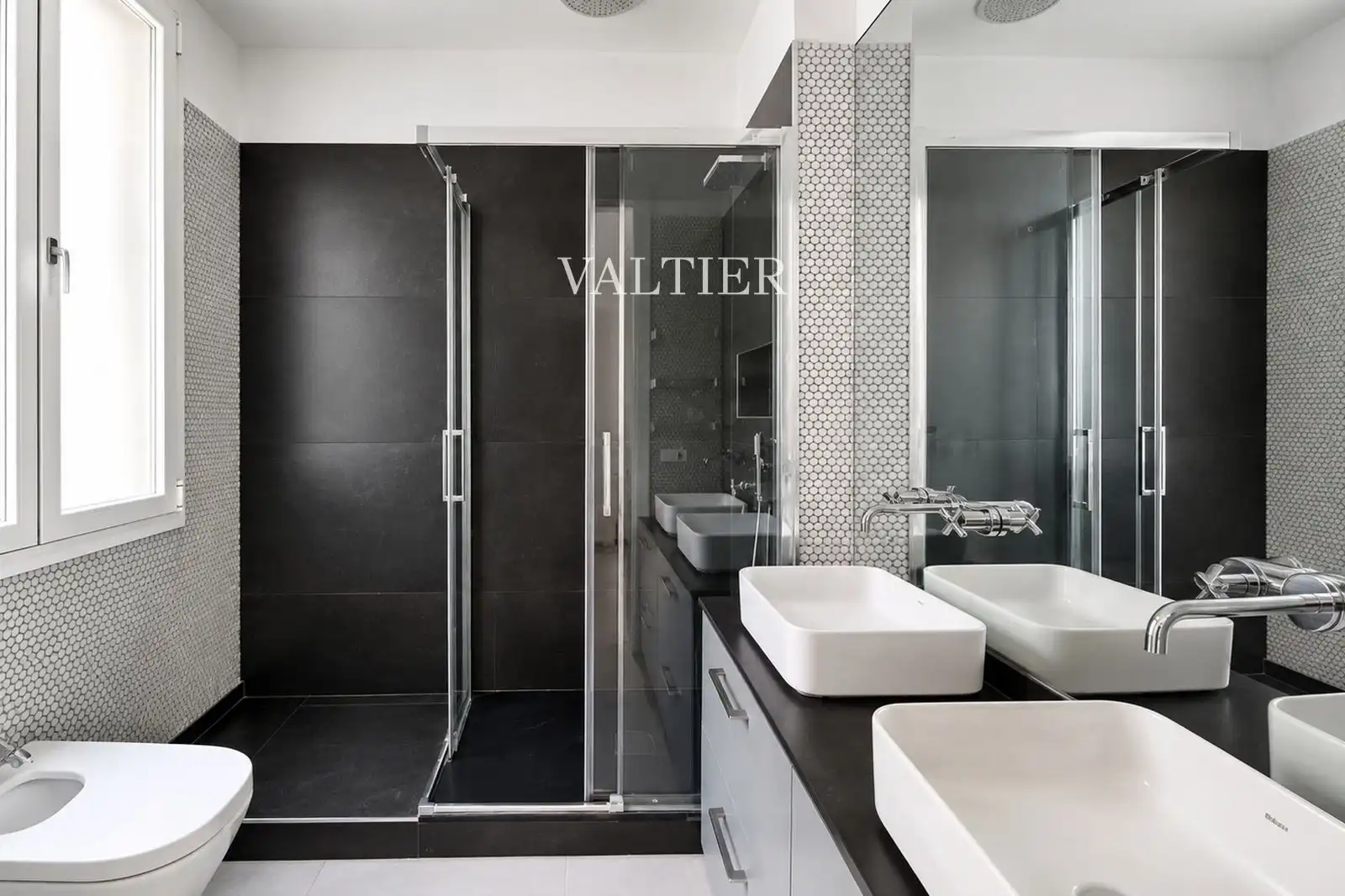 Bathroom of Flat for rent in Madrid  with Air Conditioner and Furnished