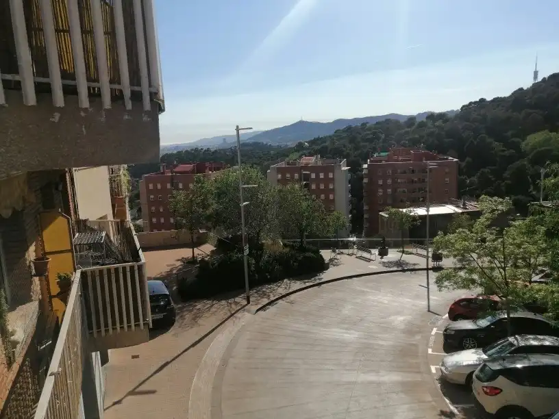Vista exterior de Pis en venda en Barcelona amb Calefacció, Moblat i Balcó