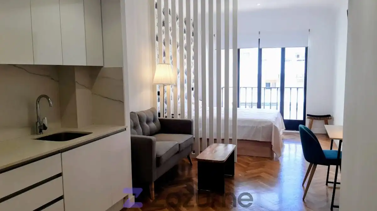 Sala de estar de Estudio de alquiler en Madrid con Aire acondicionado, Calefacción y Parquet