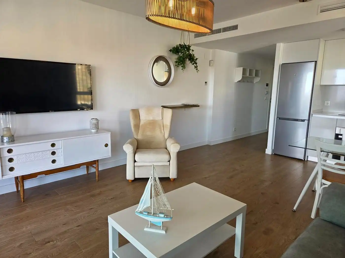 Sala d'estar de Apartament de lloguer en Torrox amb Aire condicionat, Calefacció i Terrassa