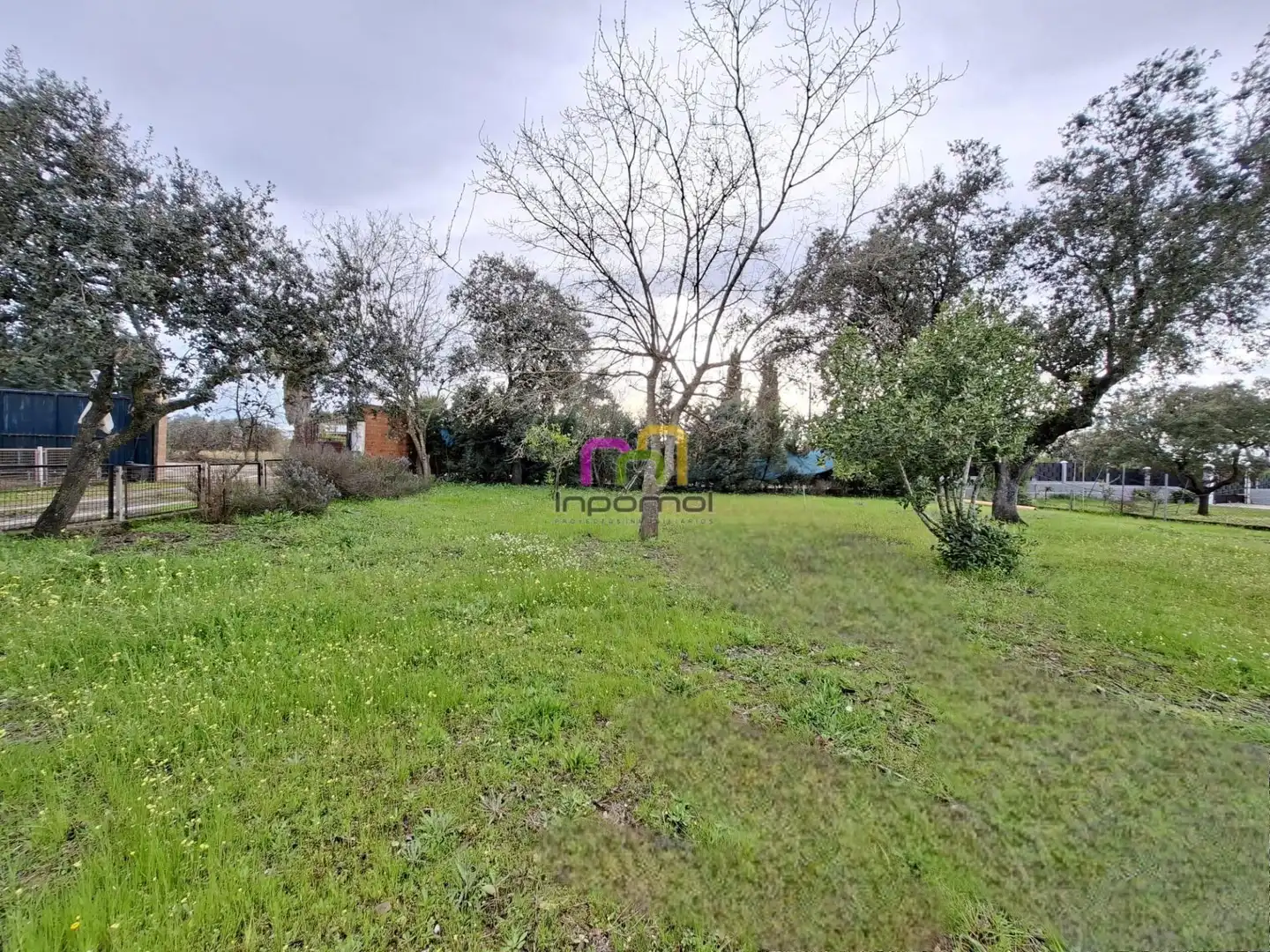 Finca rústica en venta en Badajoz con Jardín privado, Trastero y Piscina