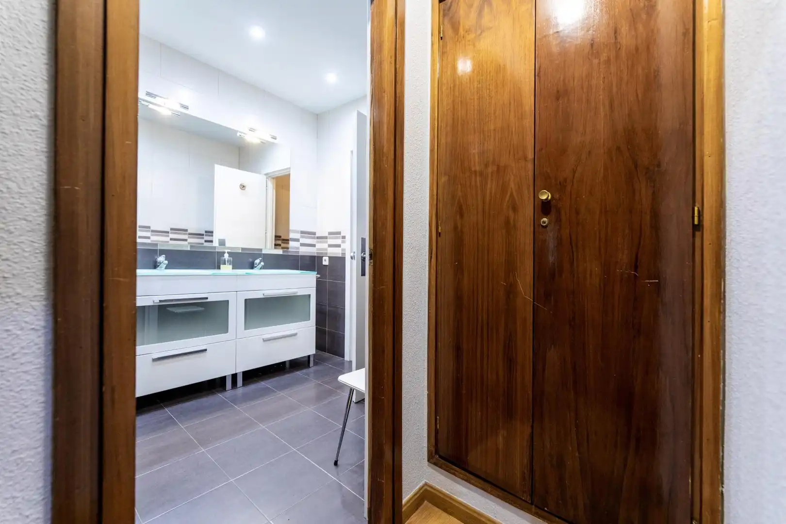Badezimmer von Wohnungen zur Miete in Madrid mit Klimaanlage, Privatgarten und Terrasse