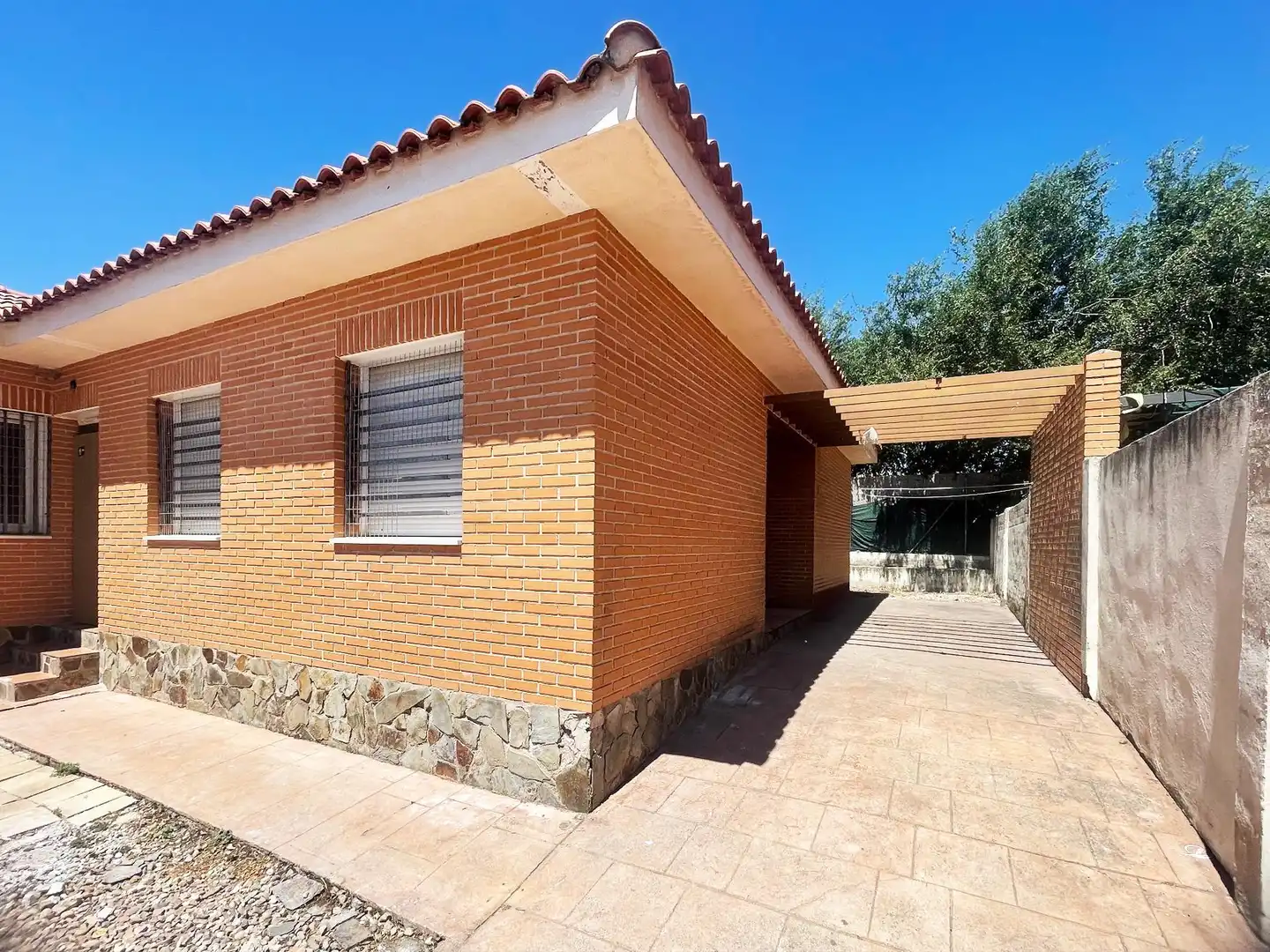 Vista exterior de Casa o chalet en venta en La Mata con Jardín privado