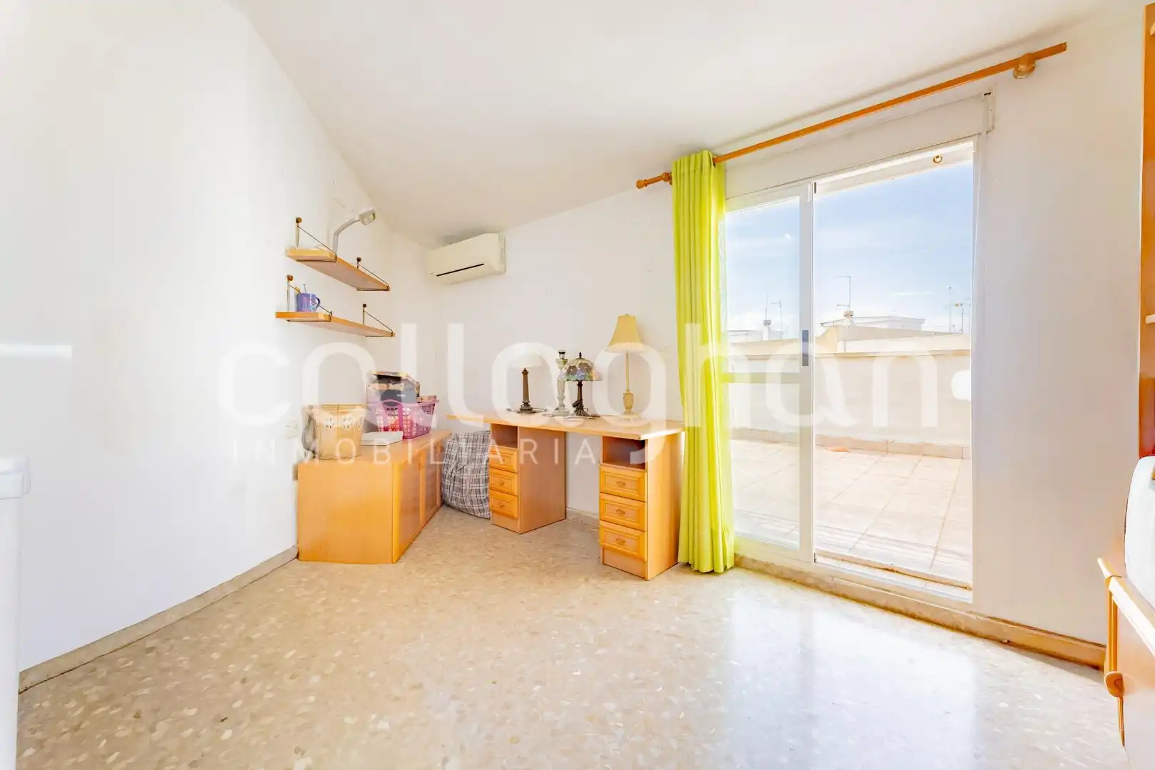 Wohnzimmer von Dachboden zum Verkauf in Valencia mit Klimaanlage, Heizung und Terrasse