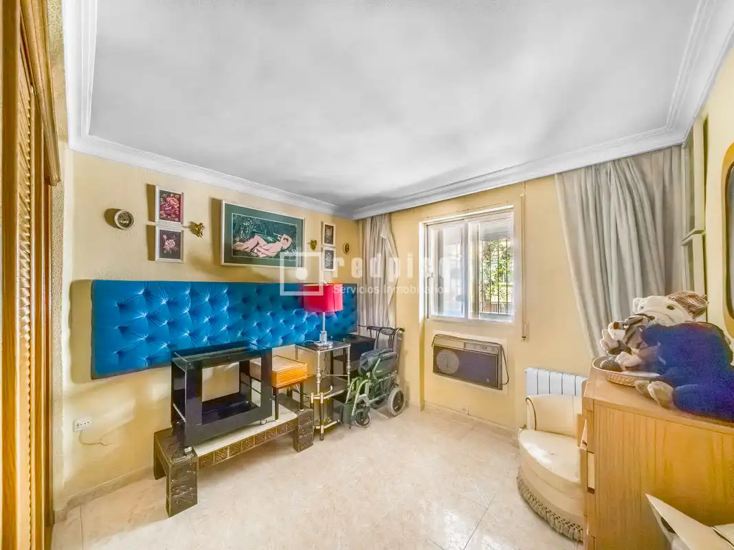 Piso en venta en del Poeta Blas de Otero, Ventas