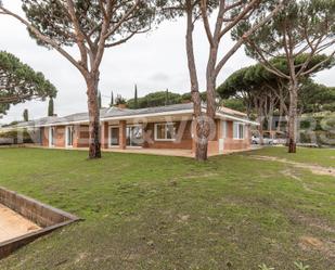 Vista exterior de Casa o xalet en venda en Sant Vicenç de Montalt amb Aire condicionat, Terrassa i Piscina