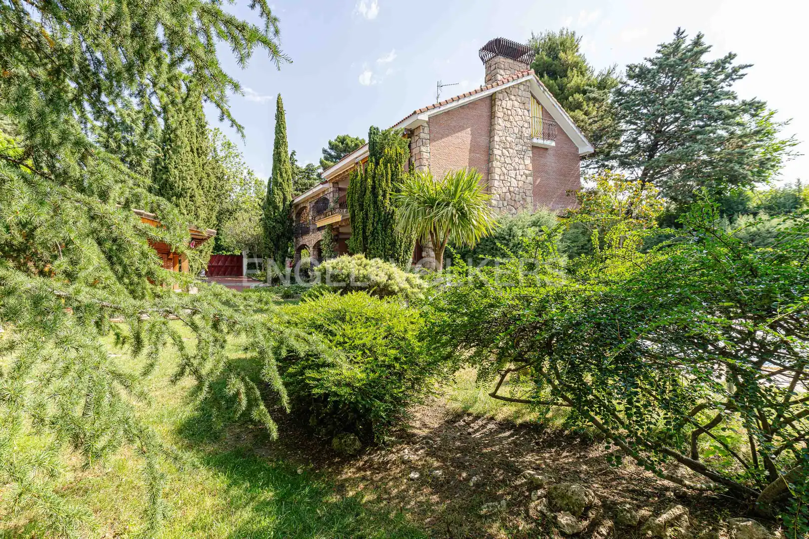 Jardí de Casa o xalet en venda en Becerril de la Sierra amb Calefacció, Jardí privat i Piscina