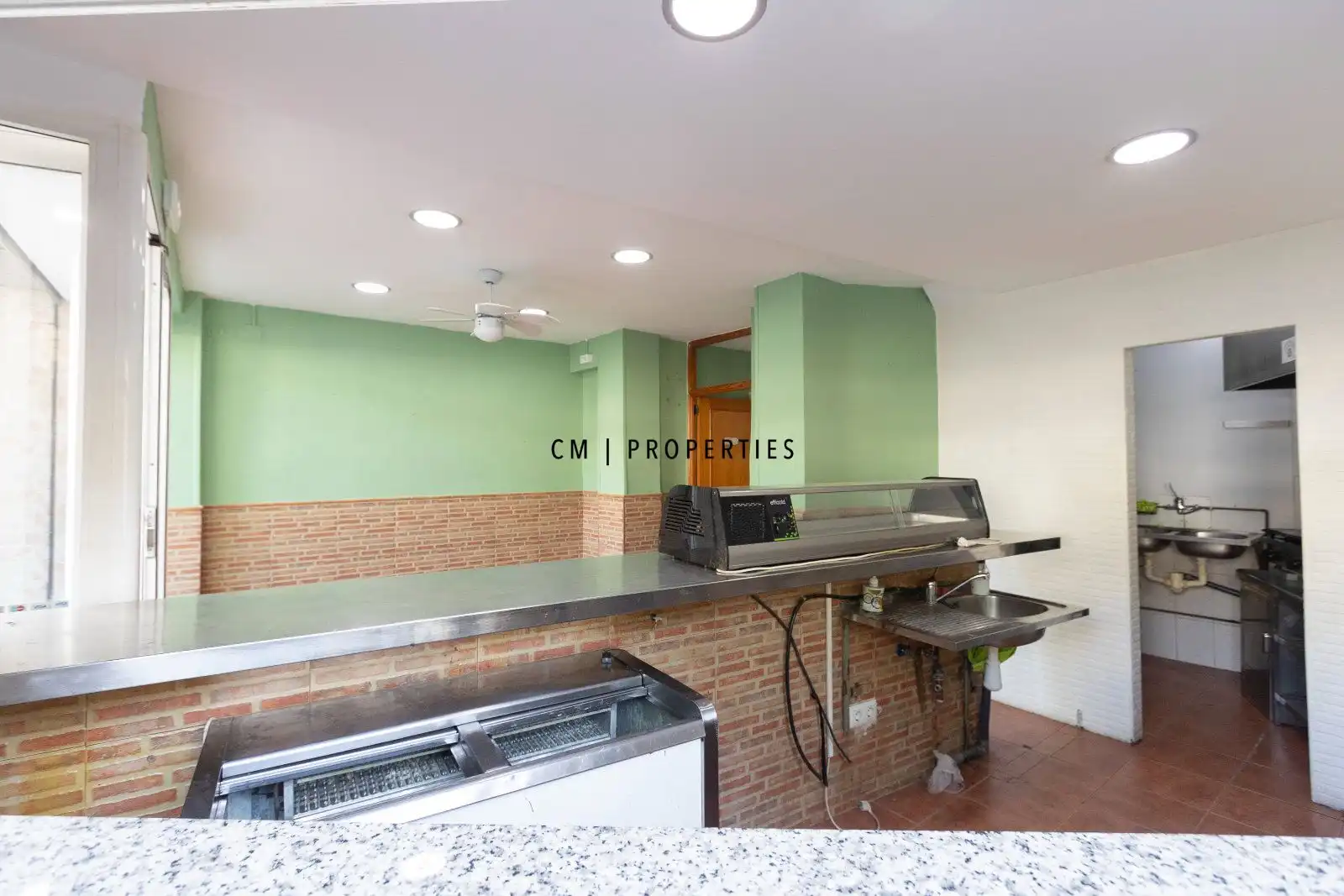 Cocina de Local de alquiler en Valencia con Aire acondicionado