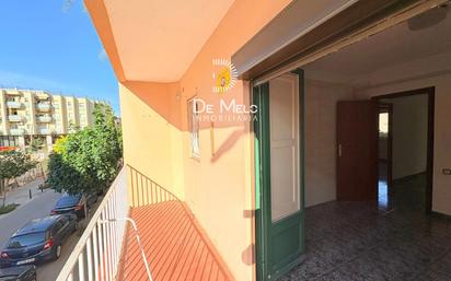 Vista exterior de Pis en venda en L'Hospitalet de Llobregat amb Calefacció i Terrassa