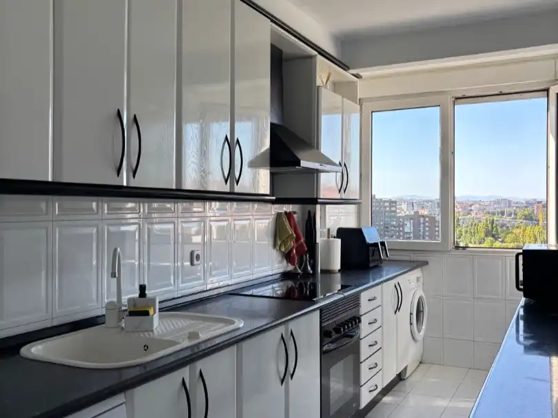 Küche von Wohnung zur untervermieten in Madrid mit Klimaanlage, Heizung und Parkett