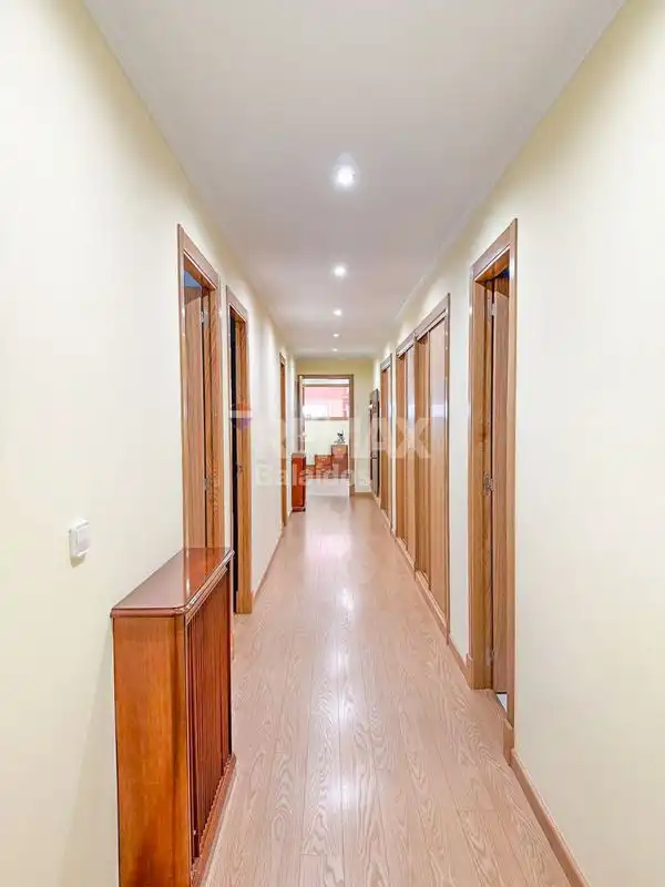 Piso en venta en Vilagarcía de Arousa con Calefacción, Parquet y Terraza