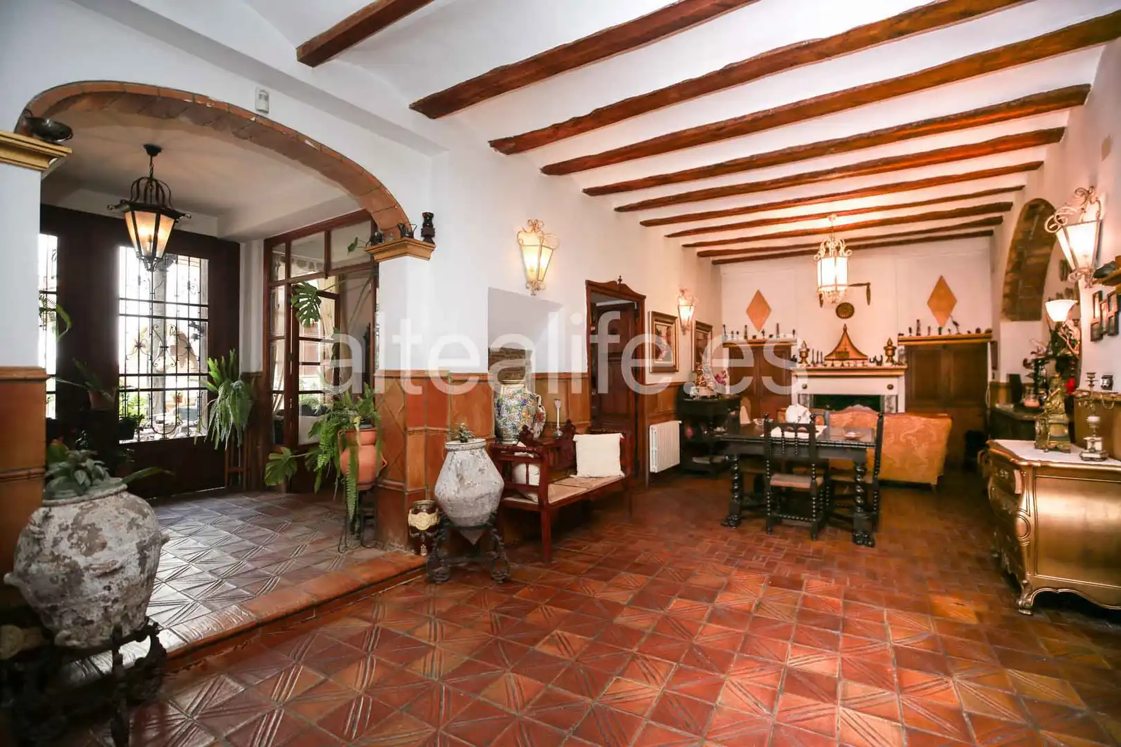 Einfamilien-Reihenhaus zum Verkauf in Gandia mit Privatgarten, Terrasse und Abstellraum