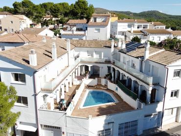 Adossat amb piscina en venda a SALZE