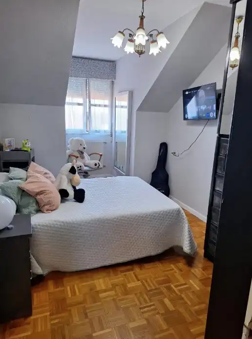 Schlafzimmer von Maisonette zum Verkauf in Oviedo  mit Heizung, Terrasse und Abstellraum