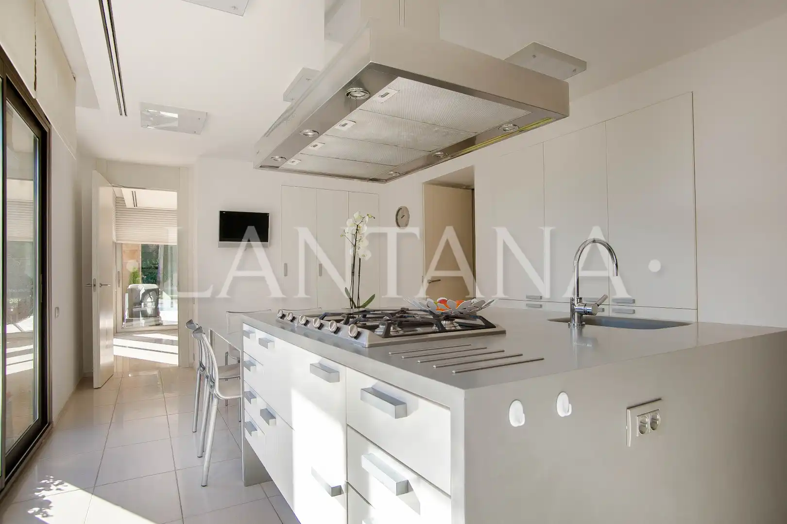 Cocina de Casa o chalet en venta en Barcelona con Aire acondicionado, Calefacción y Jardín privado