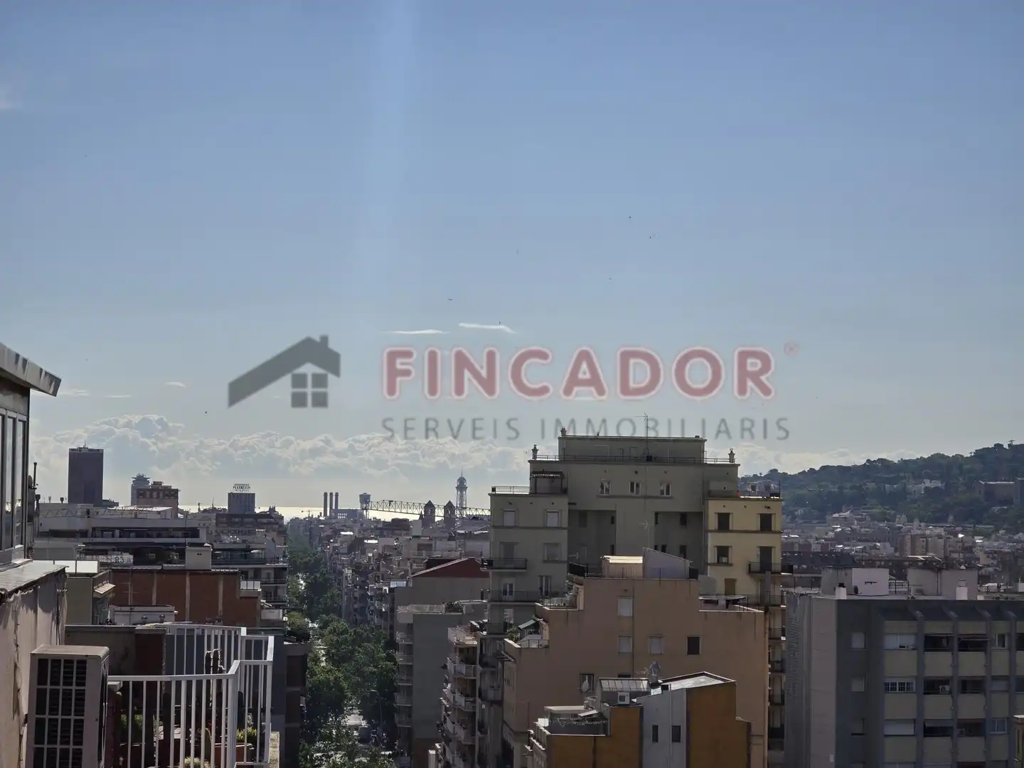 Maisonette zum Verkauf in Barcelona mit Klimaanlage, Heizung und Parkett