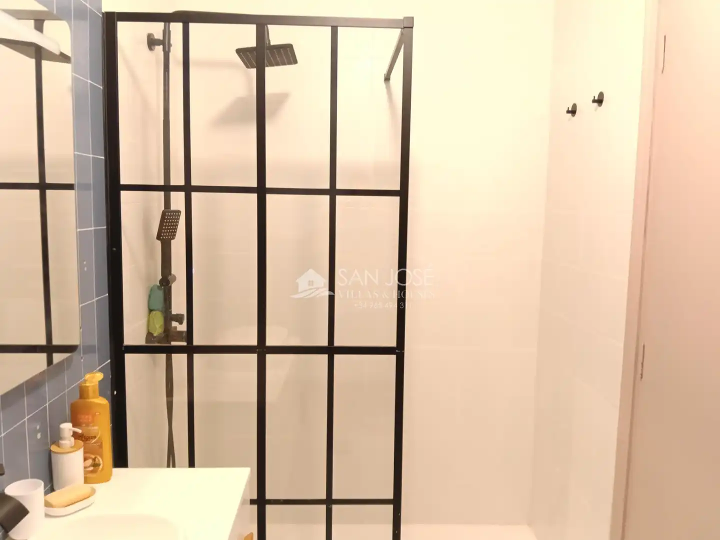 Bany de Pis en venda en Aspe amb Terrassa i Balcó
