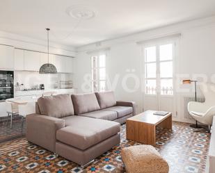 Living room of Apartment to rent in  Barcelona Capital  with Air Conditioner, Heating and Parquet flooring