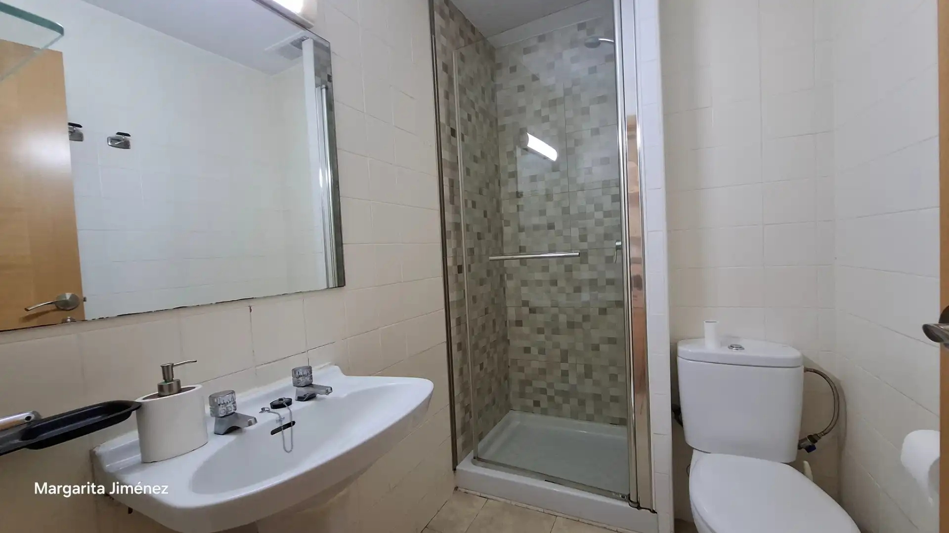 Bathroom of Flat for rent in Córdoba  with Air Conditioner, Terrace and Furnished