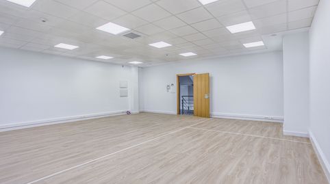 Oficina de 214m en edificio de alta representatividad en Igara. Muy luminosa, incluye 10 plazas de aparcamiento., image 2