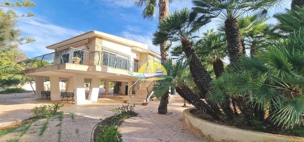 Vista exterior de Casa o chalet en venta en Cartagena con Aire acondicionado, Jardín privado y Terraza