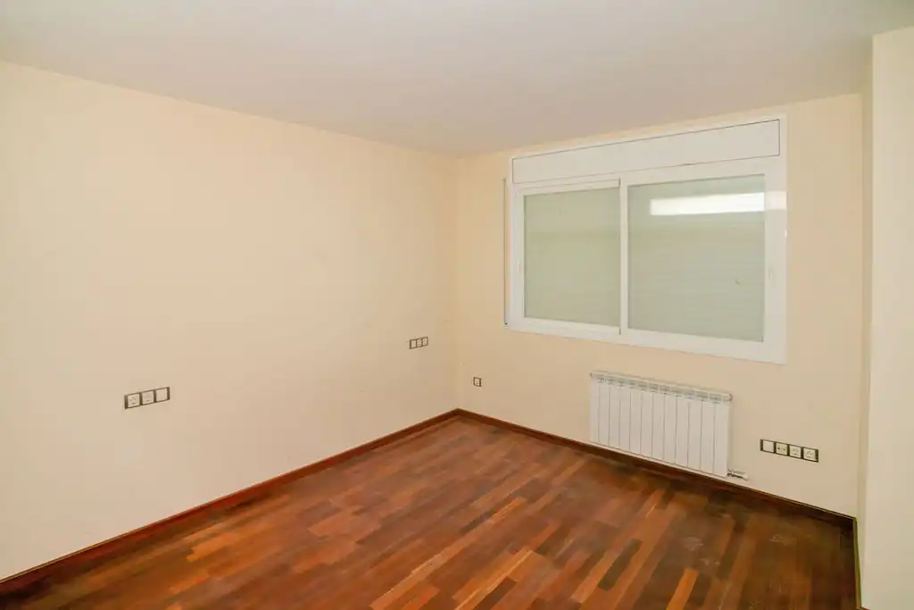 Habitación de Edificio en venta en Golmés