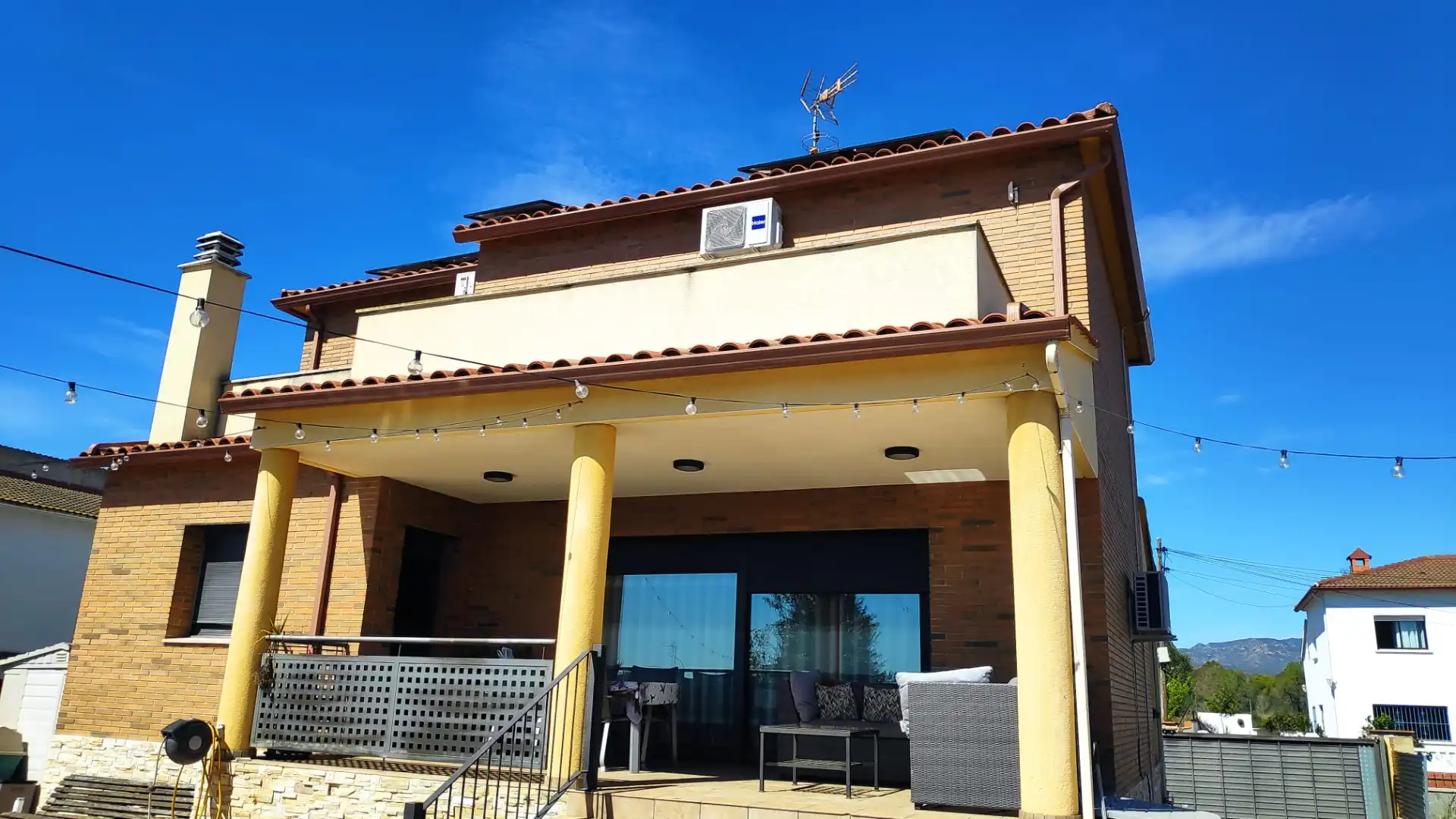 Vista exterior de Casa o xalet en venda en Albinyana amb Aire condicionat, Calefacció i Jardí privat